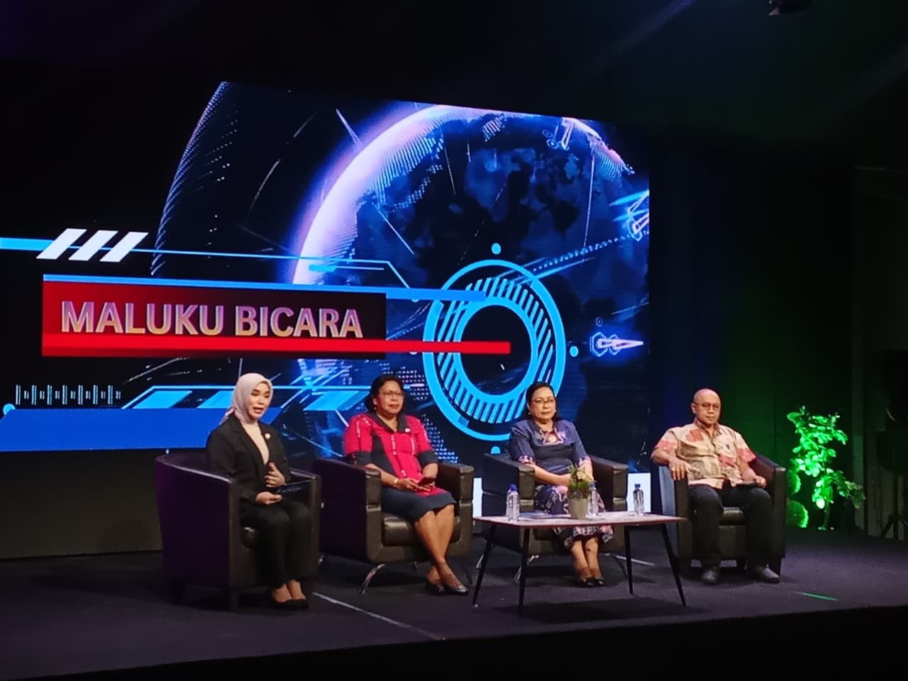 Kepala Sekolah Hadir sebagai Narasumber TVRI Maluku dalam Diskusi “Maluku Bicara”