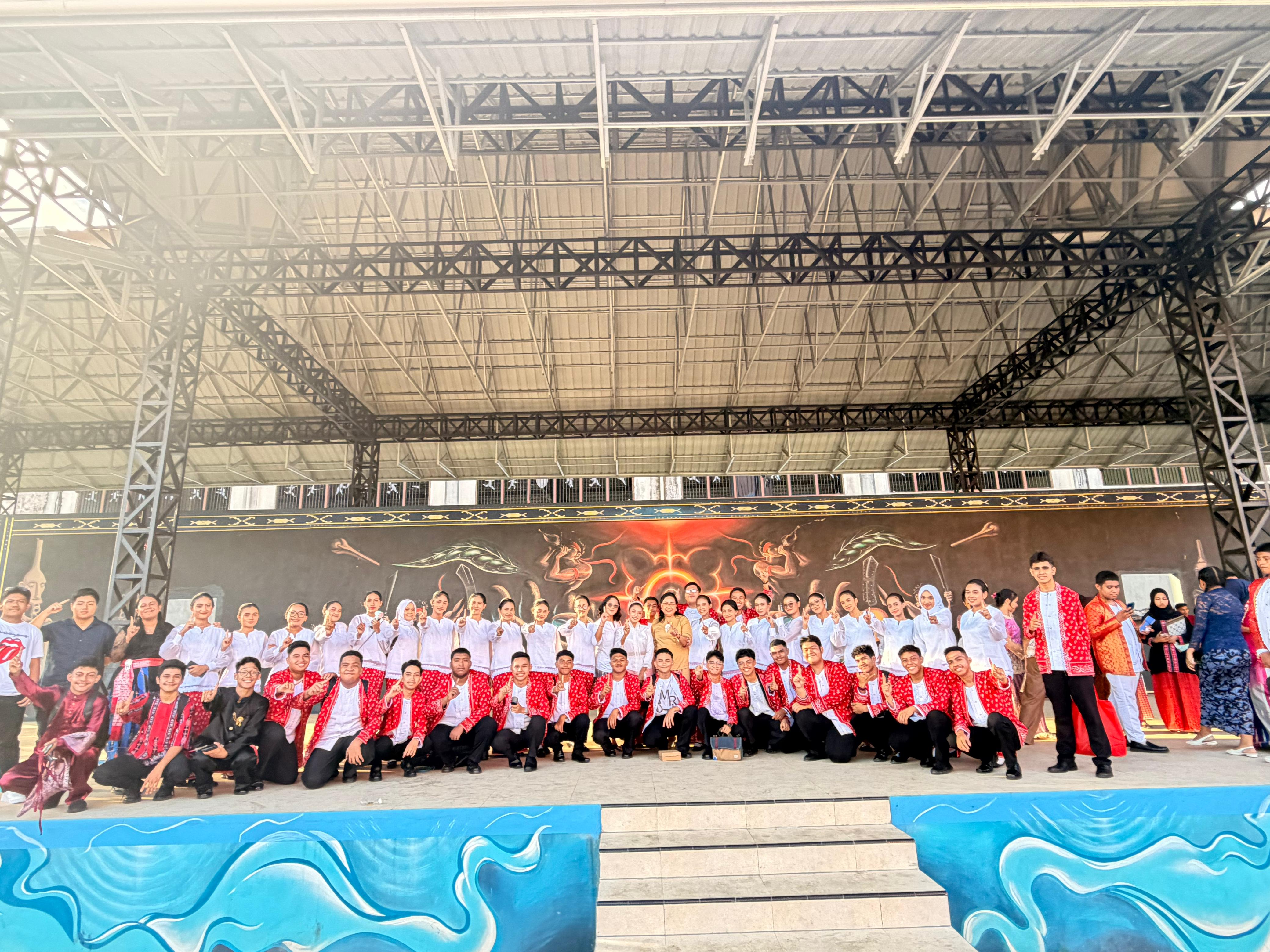 Gemilang Penampilan Paduan Suara SMANSA di Festival Pendidikan