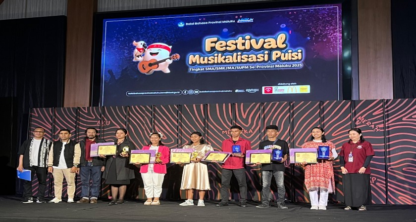 Harmoni Kata dan Nada: Kiprah Tim Musikalisasi Puisi SMANSA dalam Festival Musikalisasi Puisi se Provinsi Maluku